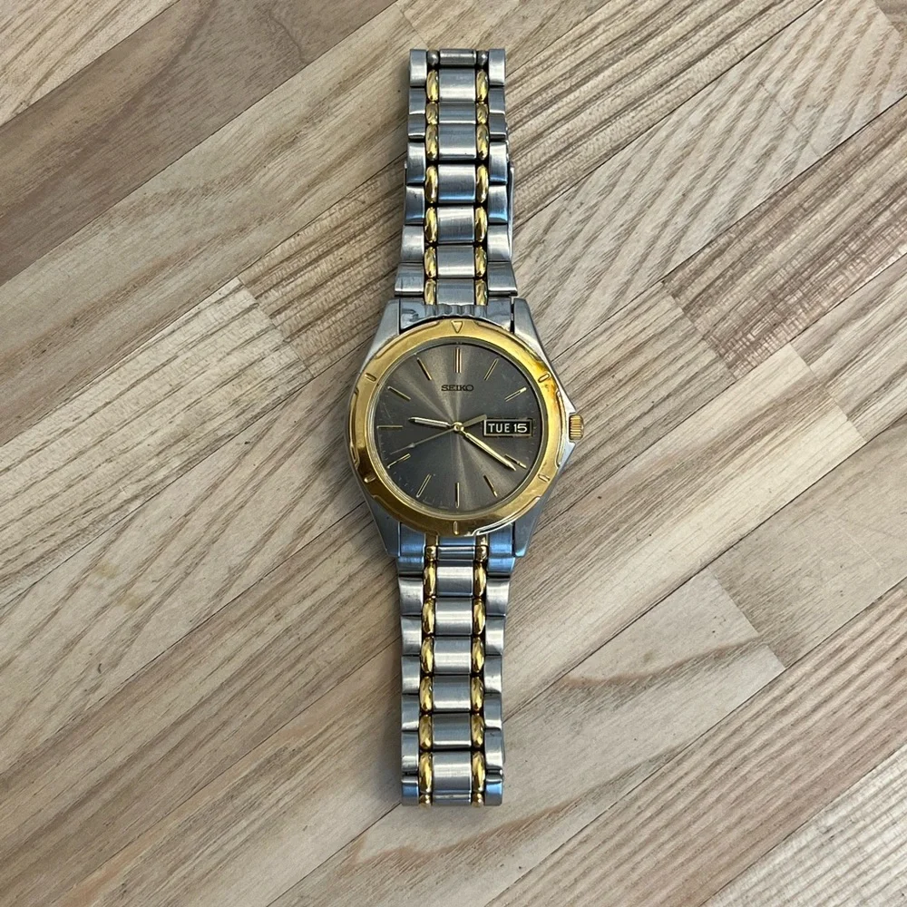 Seiko Men’s Vintage Watch Gray Dial Two-Tone Stainless Bracelet Day Date Windows